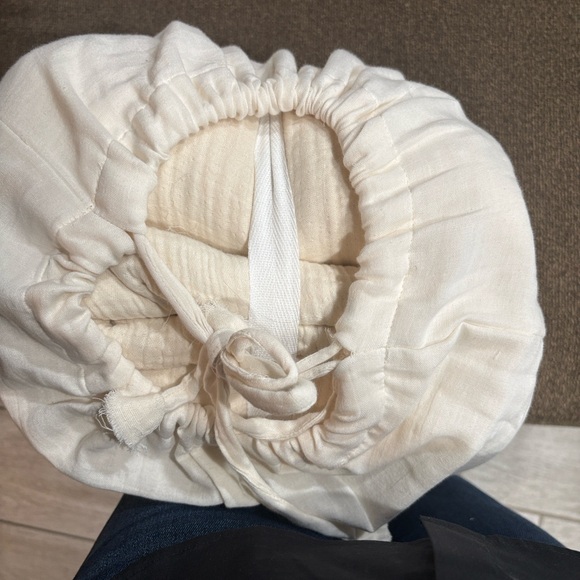 Quince Ivory Drawstring Pouch - Picture 2 of 6